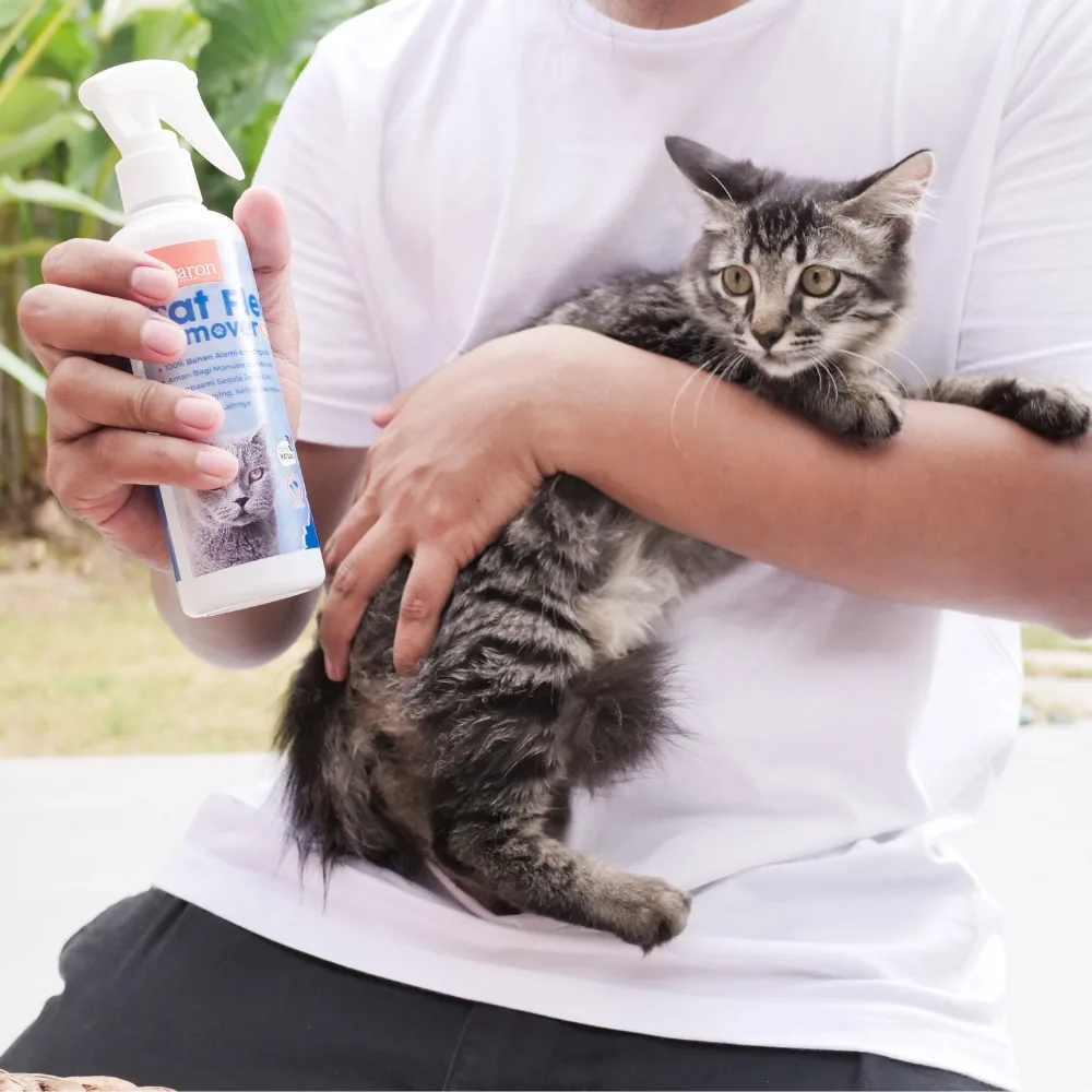 IVARON Obat Kutu Kucing Spray Flea Remover Pembasmi Kutu Hewan Aman Jika Terjilat 250ml